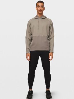 Lululemon • Men’s Fundamental Fuel Pullover • Size M